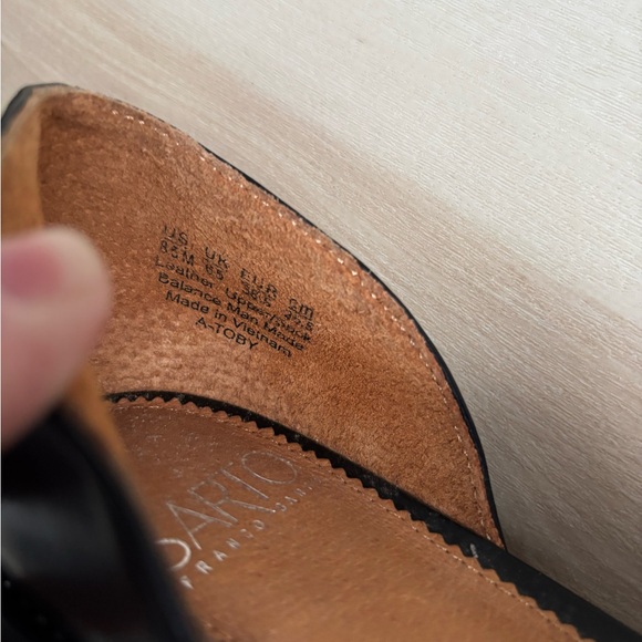 Sarto Black Pointed Leather  Flats - Picture 7 of 7